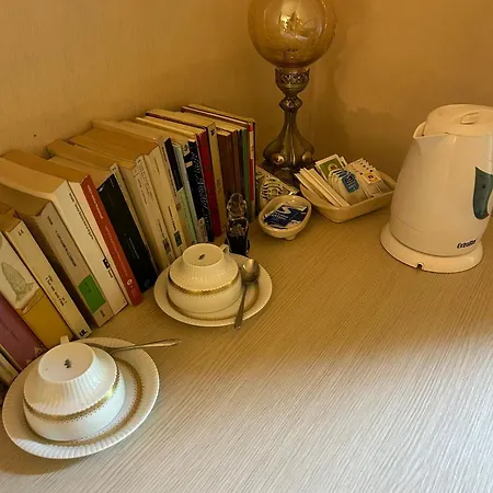 Bed And Books Bed & Breakfast *