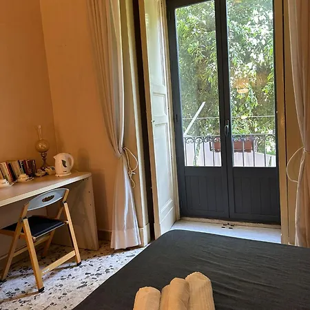 Bed And Books * Catania