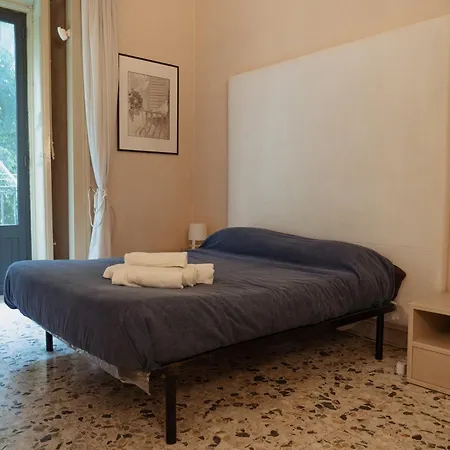 Bed and breakfast Bed And Books