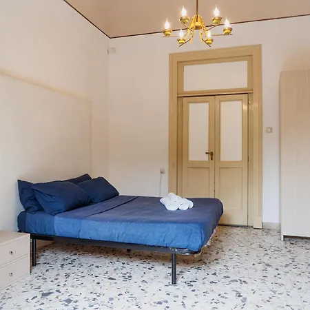 Bed And Books Bed and breakfast Catania