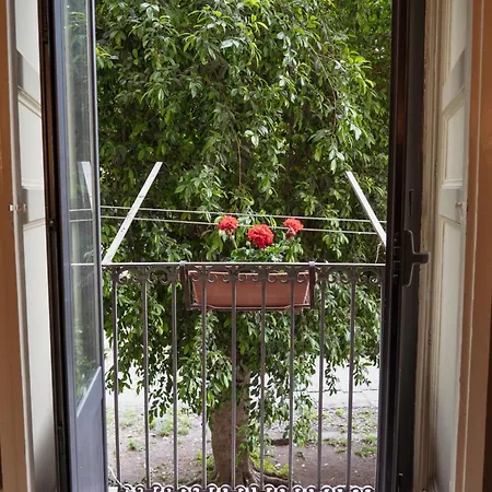 Bed and breakfast Bed And Books