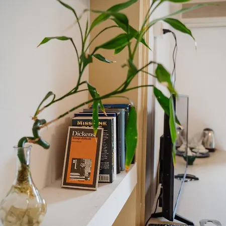 Bed And Books Bed and breakfast